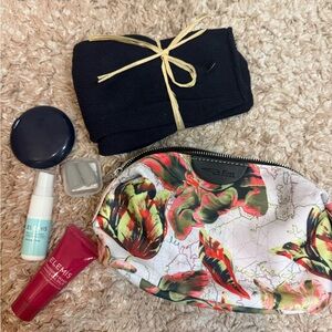 ELEMIS White and Red Cosmetic Bag Vibrant Floral Design